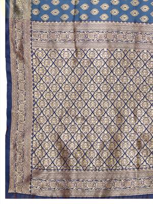 Grey banarasi silk blend zari woven saree with unstitched blouse piece 5