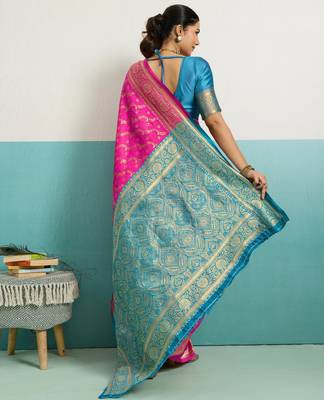 Magenta banarasi silk blend zari woven saree with unstitched blouse piece 3