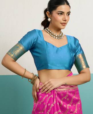 Magenta banarasi silk blend zari woven saree with unstitched blouse piece 4