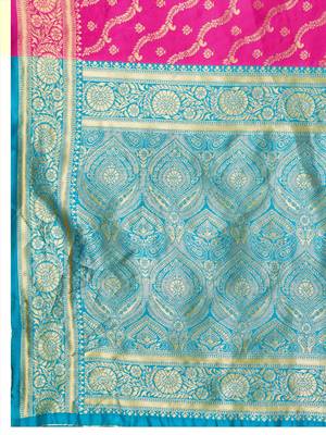 Magenta banarasi silk blend zari woven saree with unstitched blouse piece 5