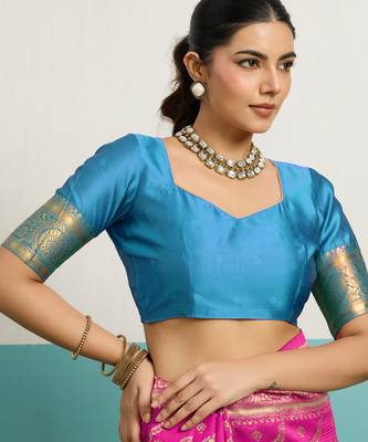 Magenta banarasi silk blend zari woven saree with unstitched blouse piece 4
