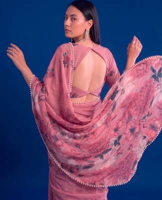 Women's floral printed weightless marbal saree 3