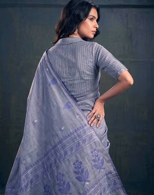 Cotton silk woven saree with traditional zari weaving border 3