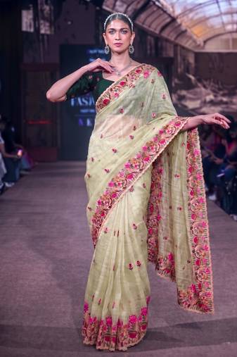 Women's kota tissue saree elegant threadwork & zari border detail