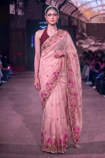 Women's kota tissue saree elegant threadwork & zari border detail