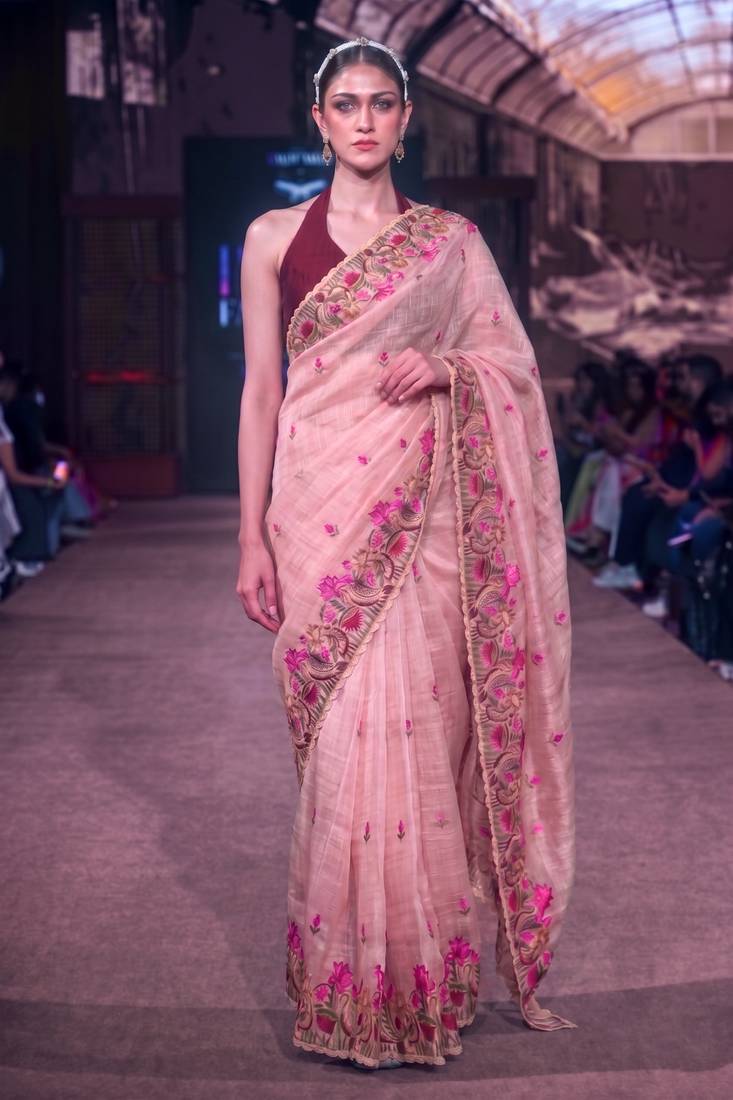 Women's kota tissue saree elegant threadwork & zari border detail