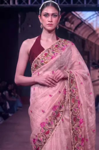 Women's kota tissue saree elegant threadwork & zari border detail
