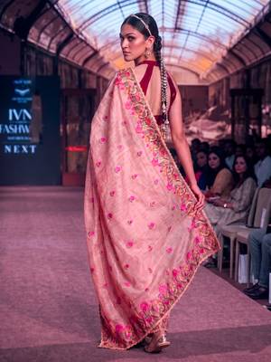 Women's kota tissue saree elegant threadwork & zari border detail 3