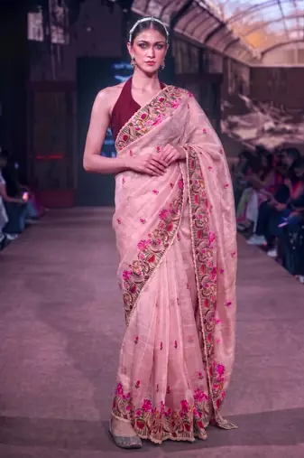 Women's kota tissue saree elegant threadwork & zari border detail