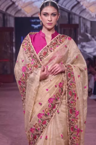 Women's kota tissue saree elegant threadwork & zari border detail