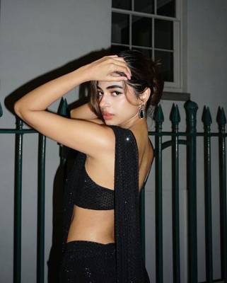 black zari weaving saree with glitter work & black glitter zari blouse 2