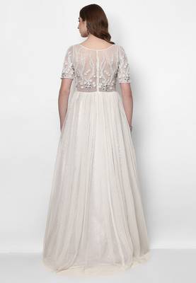 White net short sleeve embroidered gown 2
