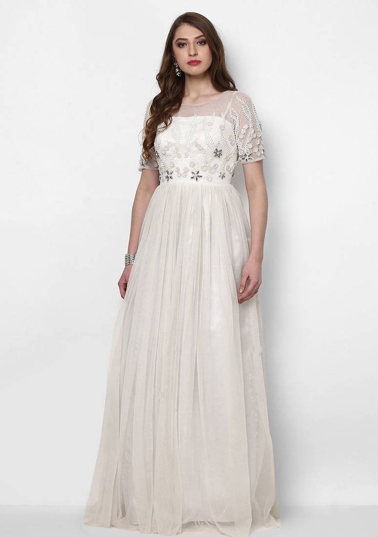 White net short sleeve embroidered gown
