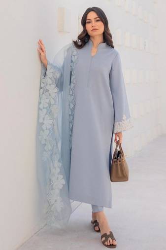 blue chanderi silk blend embroidered suit set with organza dupatta