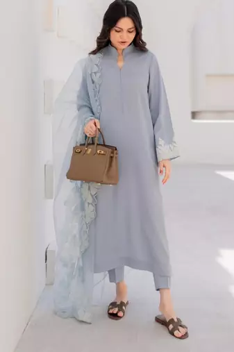 blue chanderi silk blend embroidered suit set with organza dupatta