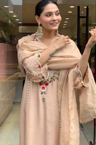 Women’s embroidered p.v. chanderi kurti pant dupatta set | elegant ethnic wear for festive & casual occasion