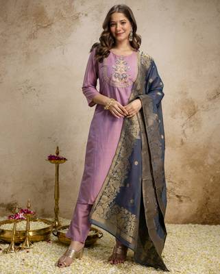 Elegant vatican embroidered straight kurti pant set with jacquard zari dupatta for women 2