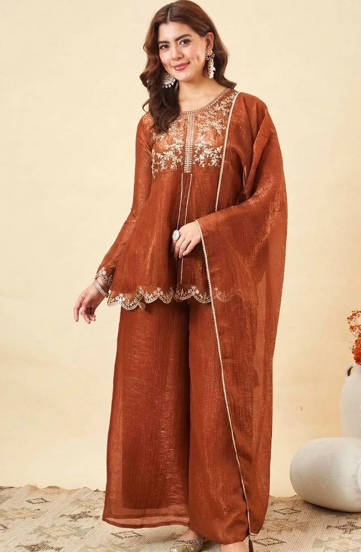 Elegant chanderi kurti pant set with solid bhagalpuri dupatta