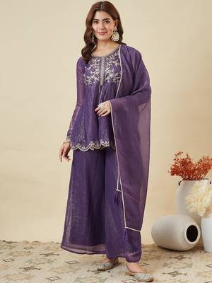 Elegant chanderi kurti pant set with solid bhagalpuri dupatta 1