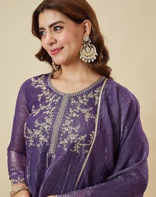 Elegant chanderi kurti pant set with solid bhagalpuri dupatta 2