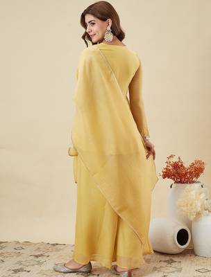 Elegant chanderi kurti pant set with solid bhagalpuri dupatta 2