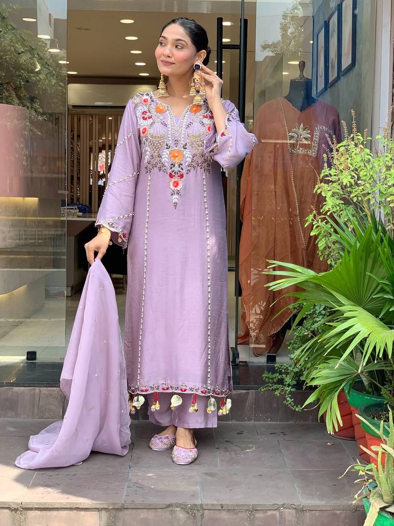 embroidered p.v. chanderi kurti pant dupatta set