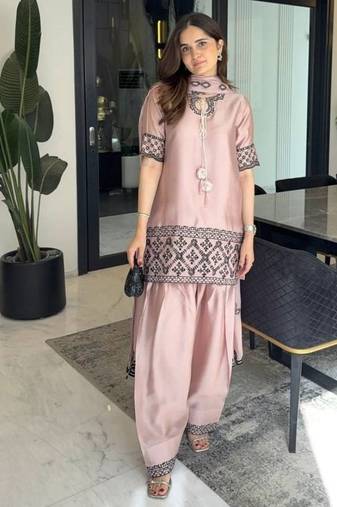 Natural crepe silk suit with embroidery & tabby organza dupatta