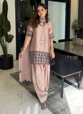 Natural crepe silk suit with embroidery & tabby organza dupatta 3