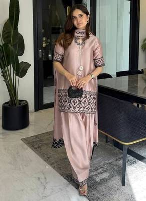 Natural crepe silk suit with embroidery & tabby organza dupatta 4