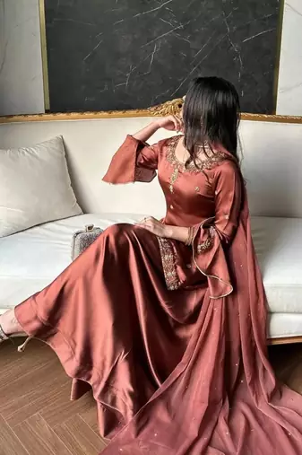 Pakistani farshi suit: natural crepe silk with multi needle work
