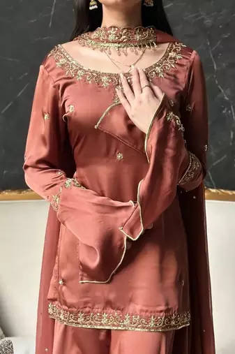 Pakistani farshi suit: natural crepe silk with multi needle work