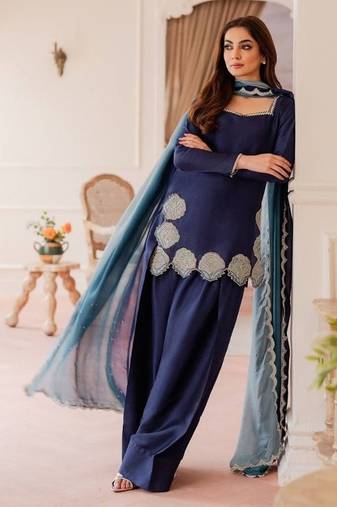 Natural crepe silk suit with jarcan diamond & 9mm sequins