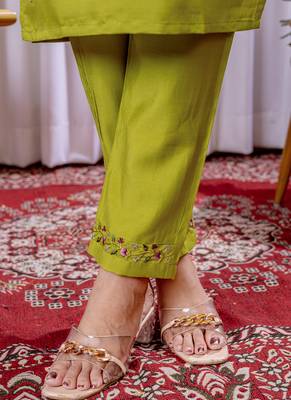 Parrot green viscose silk straight kurti pant dupatta set 3