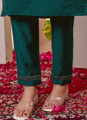 Green marina viscose silk straight kurti pant dupatta set 3