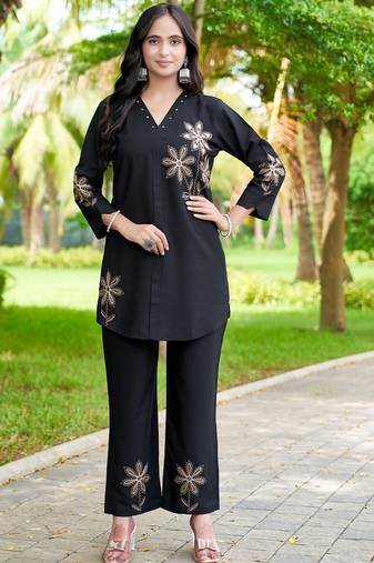 Black heavy rayon kurta pent