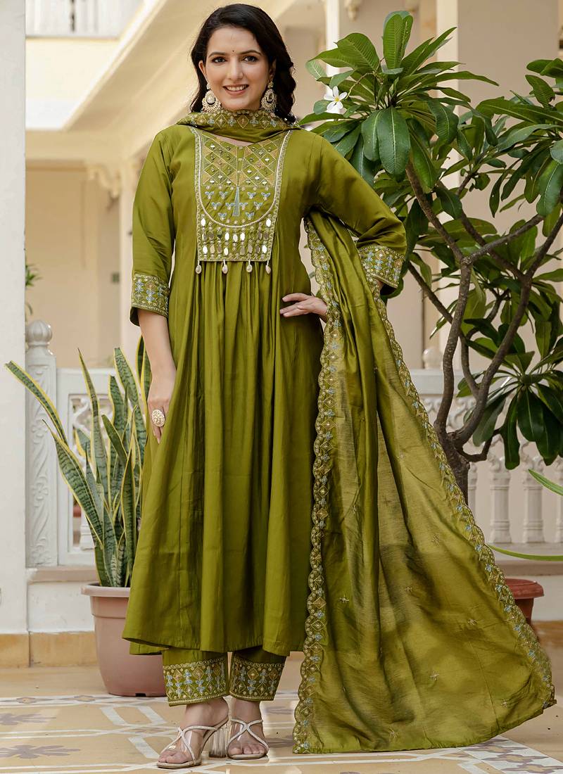 Mahendi viscose roman silk straight kurti pant dupatta set