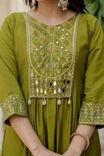 Mahendi viscose roman silk straight kurti pant dupatta set