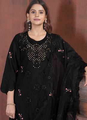 Black heavy viscose roman straight kurti pant dupatta set 2