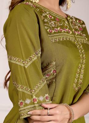 Mahendi green viscose mango silk kurti pant dupatta set 3
