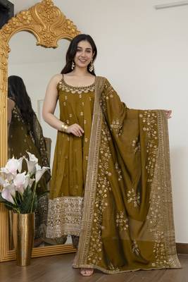 Mahendi vichitra silk party wear embroidery suit set 5