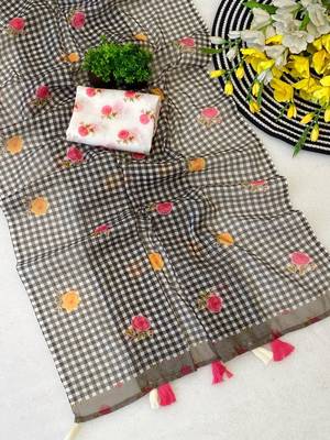 Black linen printed saree with unstitched blouse piece 5