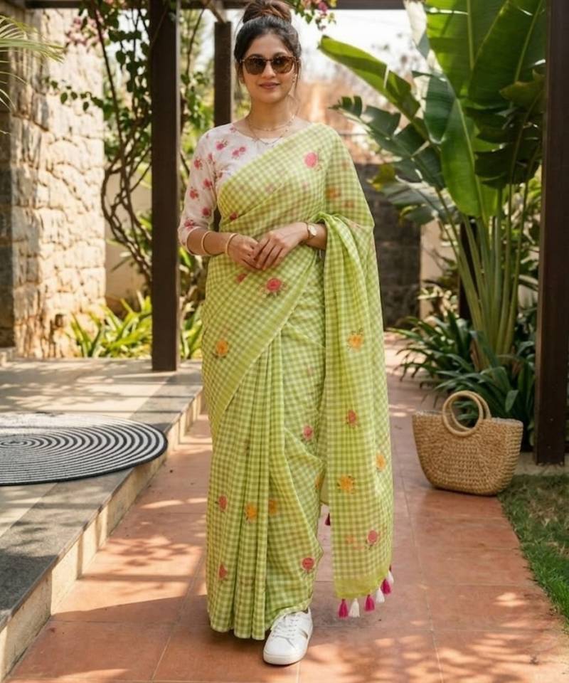 Green linen printed saree with unstitched blouse piece