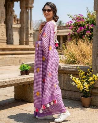 Lavender linen printed saree with unstitched blouse piece 3