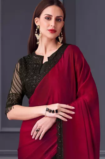 Magenta chiffon embroidered saree with unstitched blouse piece