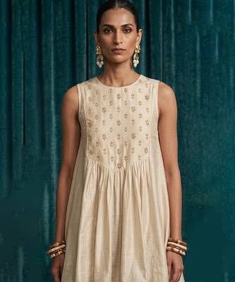Ivory pink embroidered raw silk co ord set 3
