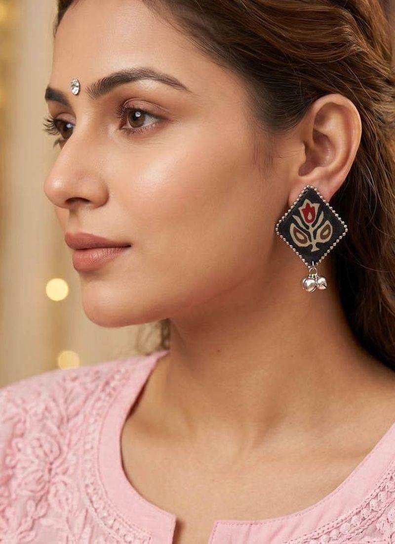 Black color handcraft earrings
