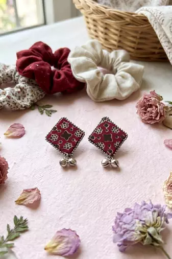 Maroon color handcraft earrings