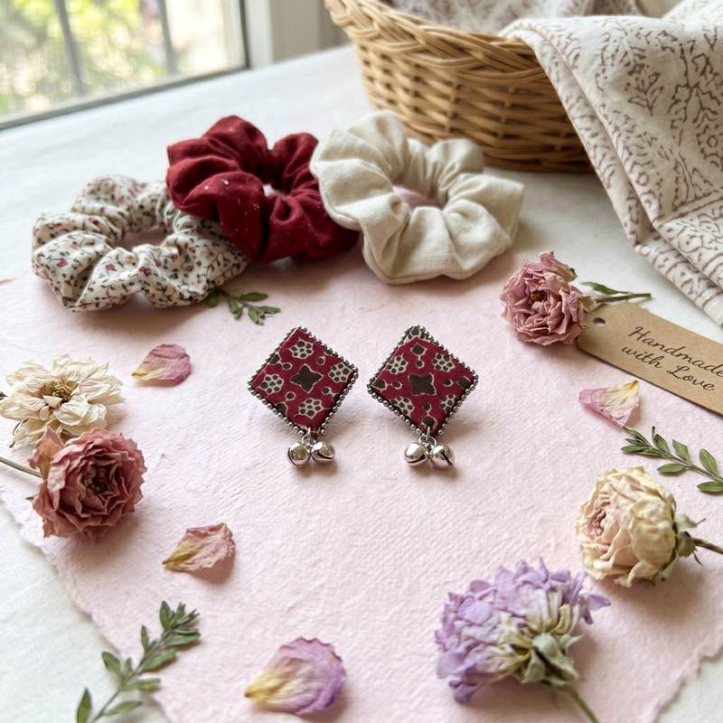 Maroon color handcraft earrings