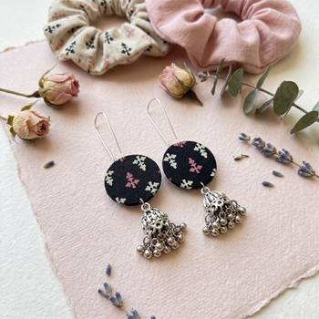 Black color handcraft earrings 2
