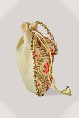 Red embroidered potli bags – handcrafted wedding potli with beads  2